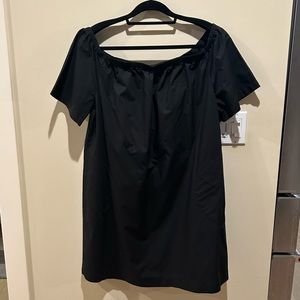BNWOT Gap size XL black off the shoulder dress with pockets.